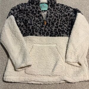 Women’s Sherpa Pullover - Black and White